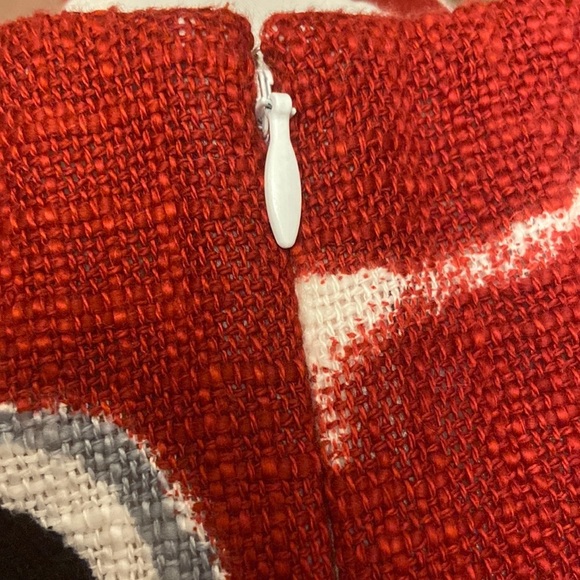 The Limited Red Poppy Flower Print Pattern Zip Closure 100% Cotton Skirt. - Picture 4 of 6